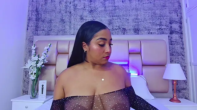 Snapshot of KateVenegas chatting on 01/26/25, 02:52 KateVenegas online show from 01/26/25, 02:52
