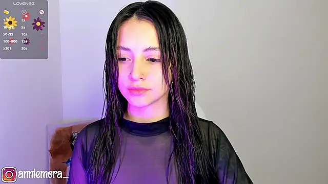 Snapshot of annie_mora chatting on 02/20/25, 01:46 annie mora online show from 02/20/25, 01:46
