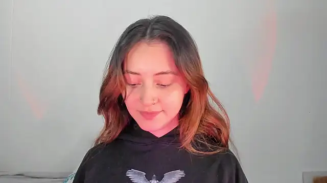 Snapshot of annie_mora chatting on 11/22/25, 02:43 annie mora online show from 11/22/25, 02:43