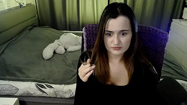 Snapshot of KiraYammy chatting on 12/20/24, 01:25 KiraYammy online show from 12/20/24, 01:25