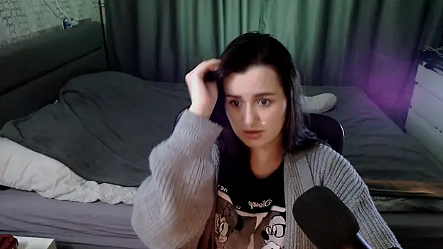 Snapshot of KiraYammy chatting on 01/01/25, 01:04 KiraYammy online show from 01/01/25, 01:04