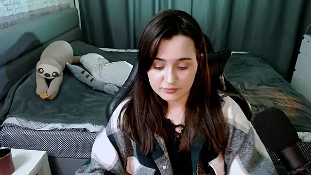 Snapshot of KiraYammy chatting on 02/14/25, 05:57 KiraYammy online show from 02/14/25, 05:57