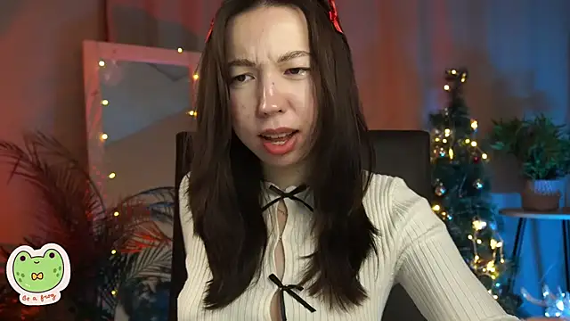 Snapshot of Sarah_Son chatting on 01/11/25, 05:31 Sarah Son online show from 01/11/25, 05:31