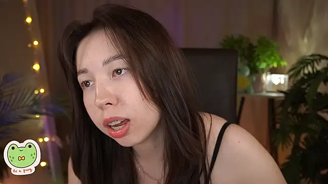 Snapshot of Sarah_Son chatting on 01/18/25, 11:54 Sarah Son online show from 01/18/25, 11:54