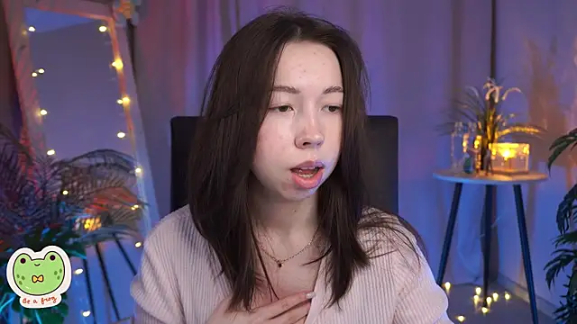 Snapshot of Sarah_Son chatting on 02/10/25, 05:36 Sarah Son online show from 02/10/25, 05:36