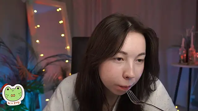 Snapshot of Sarah_Son chatting on 02/22/25, 11:35 Sarah Son online show from 02/22/25, 11:35