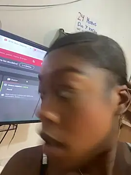 Snapshot of keilysofia chatting on 10/13/25, 09:15 keilysofia online show from 10/13/25, 09:15