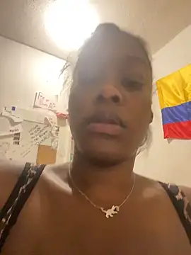 Snapshot of keilysofia chatting on 10/25/25, 01:46 keilysofia online show from 10/25/25, 01:46