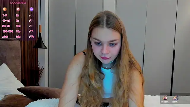 Snapshot of Molly_sweetie chatting on 11/06/25, 07:09 Molly sweetie online show from 11/06/25, 07:09