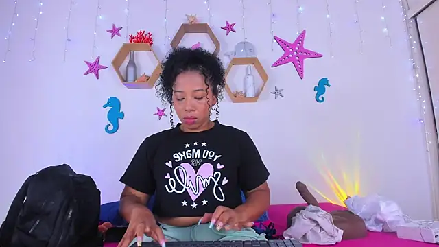 Snapshot of Tanissha_curly chatting on 09/16/25, 11:44 Tanissha curly online show from 09/16/25, 11:44
