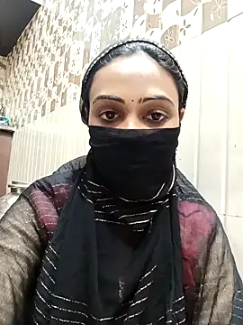 Snapshot of Yours-Bebo chatting on 01/12/25, 10:34 Yours-Bebo online show from 01/12/25, 10:34