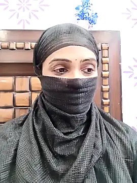 Snapshot of Yours-Bebo chatting on 01/21/25, 10:41 Yours-Bebo online show from 01/21/25, 10:41