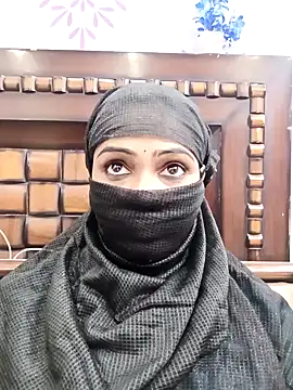 Snapshot of Yours-Bebo chatting on 01/21/25, 03:21 Yours-Bebo online show from 01/21/25, 03:21