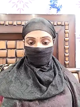 Snapshot of Yours-Bebo chatting on 01/24/25, 09:26 Yours-Bebo online show from 01/24/25, 09:26