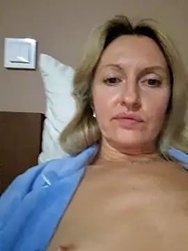 Miss    Mia  online show from 10/11/25, 06:34