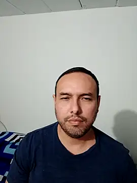 Snapshot of ElSunEagle chatting on 09/20/25, 03:51 ElSunEagle online show from 09/20/25, 03:51