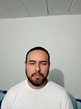 Snapshot of ElSunEagle chatting on 10/11/25, 03:50 ElSunEagle online show from 10/11/25, 03:50
