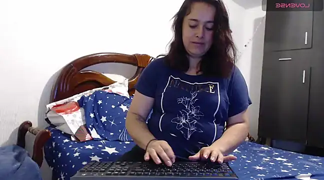 Snapshot of MagicStephany_ chatting on 03/05/25, 12:33 MagicStephany online show from 03/05/25, 12:33