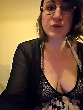 Snapshot of minierose chatting on 03/02/25, 06:37 minierose online show from 03/02/25, 06:37