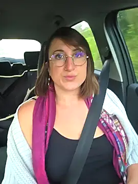 Snapshot of minierose chatting on 10/01/25, 05:57 minierose online show from 10/01/25, 05:57