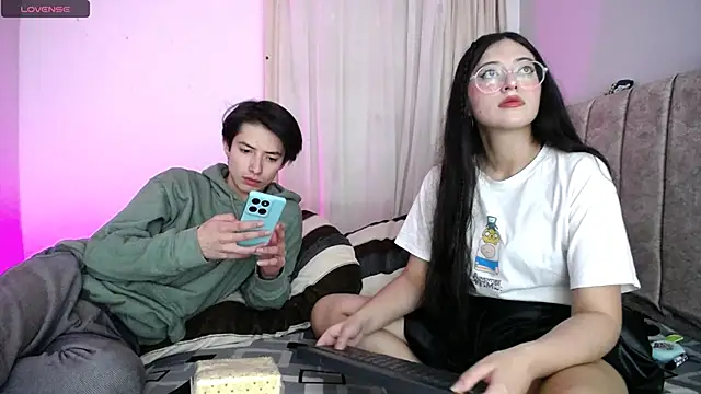 Snapshot of Pinkandyellowpokemon chatting on 09/24/25, 04:16 Pinkandyellowpokemon online show from 09/24/25, 04:16