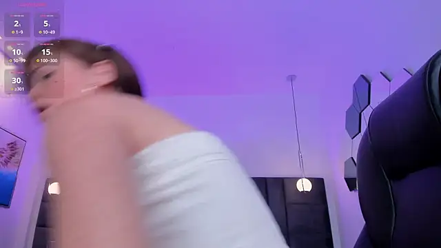 CorinneRusso online show from 02/05/25, 10:08