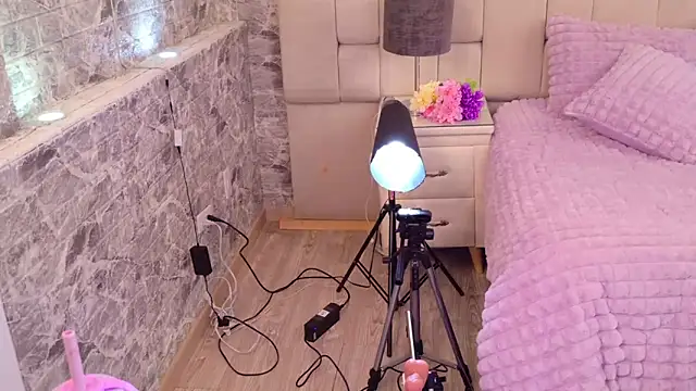 ZendayaGrey online show from 10/17/25, 11:18