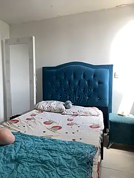 Leonarrrd 01 online show from 10/26/25, 04:35