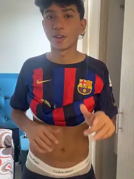 Leonarrrd 01 online show from 10/28/25, 09:17