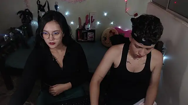 Snapshot of Antonella_Cruz02 chatting on 02/19/25, 02:12 Antonella Cruz02 online show from 02/19/25, 02:12