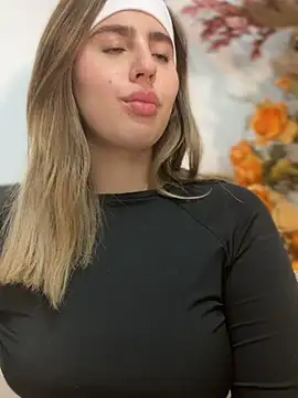 ValerieHilton online show from 12/07/24, 12:52