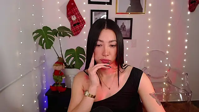 Snapshot of lilyy_evanss chatting on 12/23/24, 11:39 lilyy evanss online show from 12/23/24, 11:39