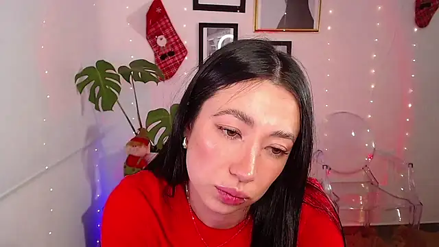 Snapshot of lilyy_evanss chatting on 12/28/24, 02:43 lilyy evanss online show from 12/28/24, 02:43
