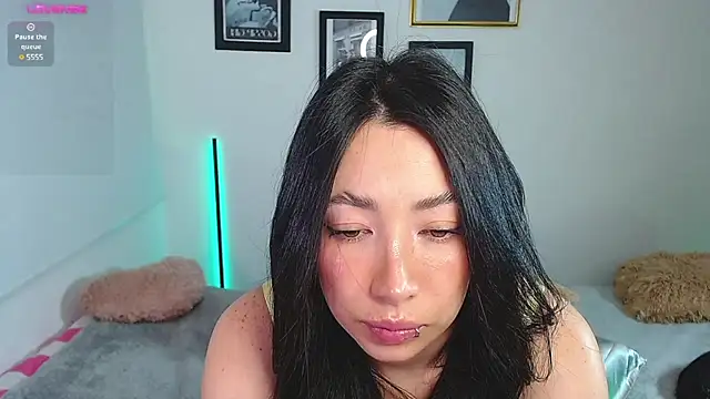 Snapshot of lilyy_evanss chatting on 03/19/25, 11:14 lilyy evanss online show from 03/19/25, 11:14
