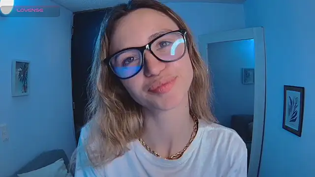 Lucy Princes online show from 03/19/25, 10:20