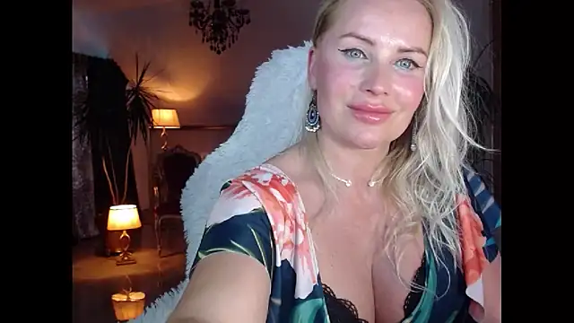 Snapshot of eyesangel22 chatting on 01/14/25, 02:32 eyesangel22 online show from 01/14/25, 02:32