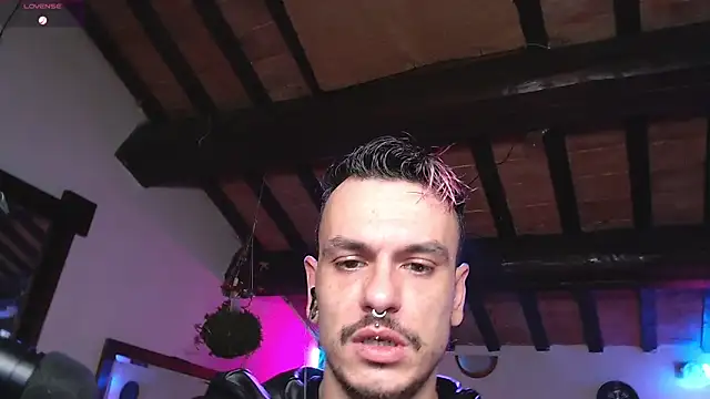Snapshot of cek_186 chatting on 12/18/24, 05:21 cek 186 online show from 12/18/24, 05:21