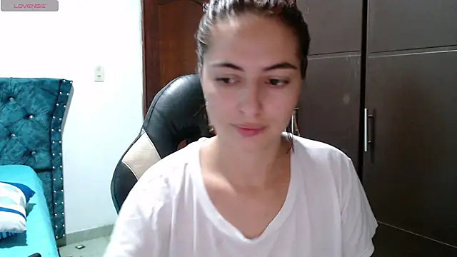Snapshot of Kate_lorens9 chatting on 12/14/24, 01:28 Kate lorens9 online show from 12/14/24, 01:28