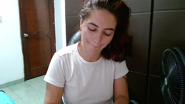Snapshot of Kate_lorens9 chatting on 01/09/25, 11:24 Kate lorens9 online show from 01/09/25, 11:24