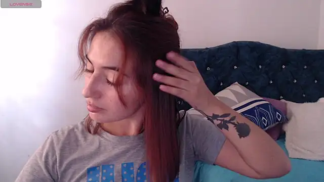 Snapshot of Kate_lorens9 chatting on 01/17/25, 04:04 Kate lorens9 online show from 01/17/25, 04:04