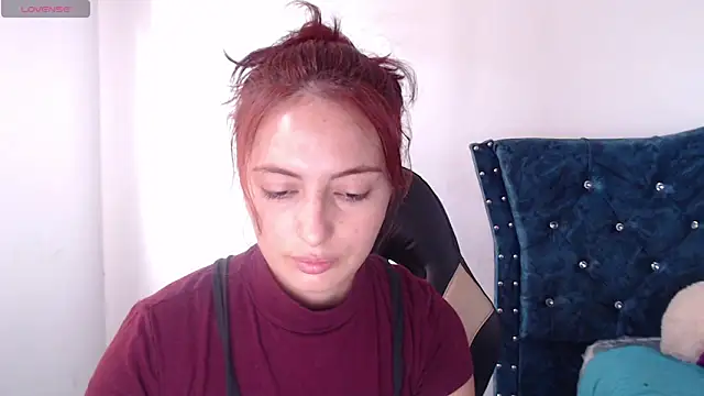 Snapshot of Kate_lorens9 chatting on 02/13/25, 12:32 Kate lorens9 online show from 02/13/25, 12:32