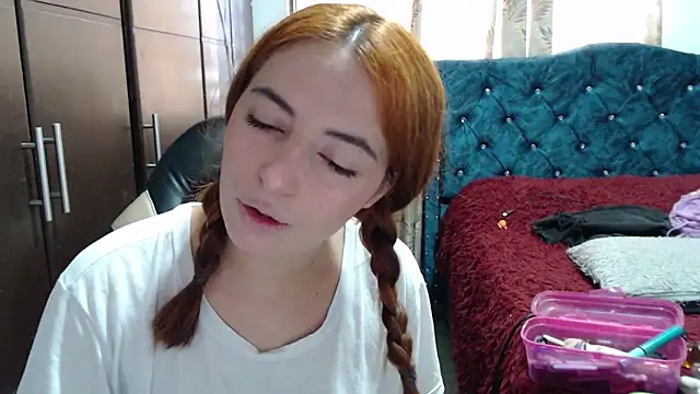 Snapshot of Kate_lorens9 chatting on 09/12/25, 12:16 Kate lorens9 online show from 09/12/25, 12:16