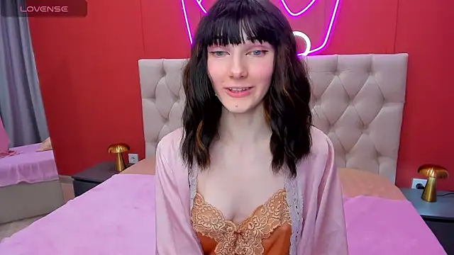 Snapshot of Lili_flowerr chatting on 01/18/25, 04:10 Lili flowerr online show from 01/18/25, 04:10