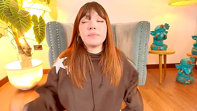 Fluffy Bubble21 online show from 11/05/25, 03:17