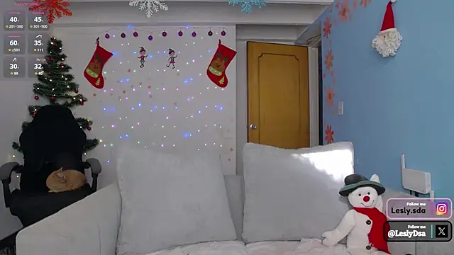 leslyyu online show from 12/17/24, 08:32