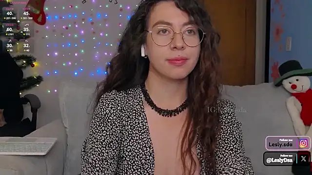 leslyyu online show from 12/17/24, 11:38