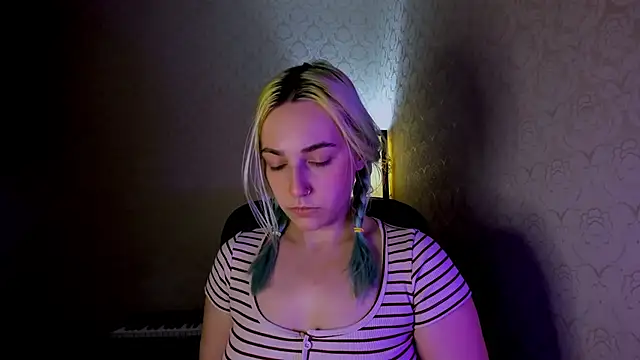 coraline meow online show from 12/05/24, 04:23