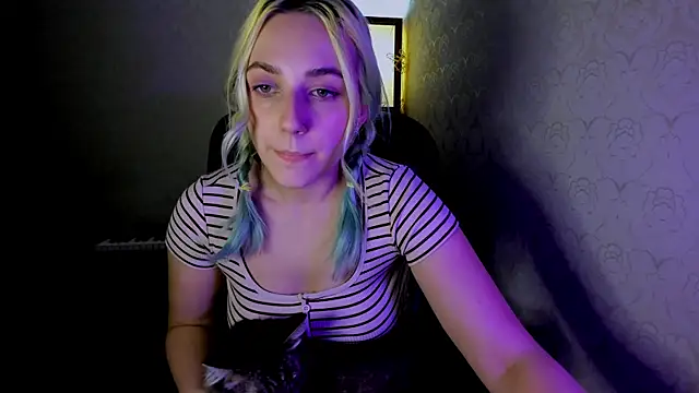 coraline meow online show from 12/06/24, 02:38