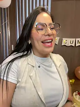 Snapshot of Miah_gomez_ chatting on 01/30/25, 07:04 Miah gomez online show from 01/30/25, 07:04