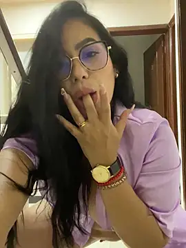 Snapshot of Miah_gomez_ chatting on 02/07/25, 12:53 Miah gomez online show from 02/07/25, 12:53